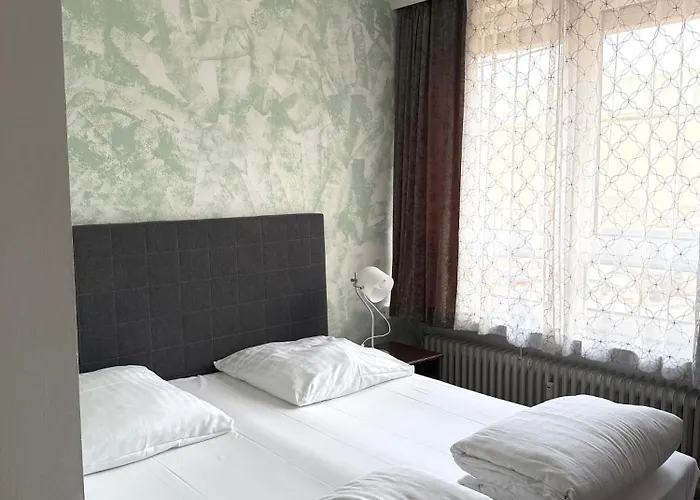 Wandsbek Hotel *