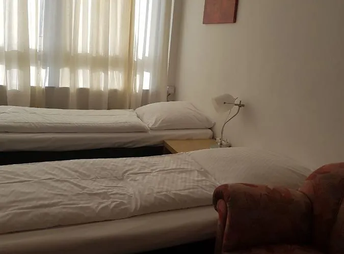 Wandsbek Hotel *