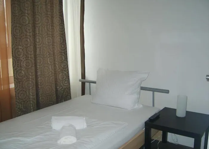 Wandsbek Hotel *