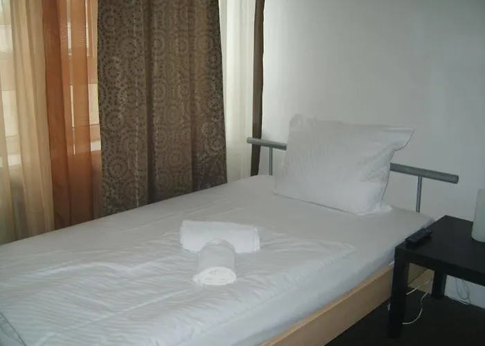 Wandsbek Hotel *